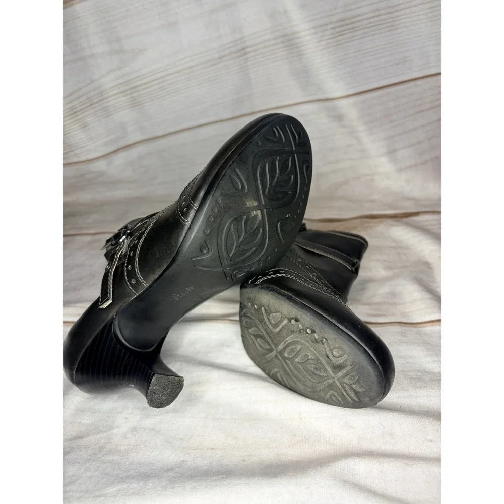 Bass Natalie Heeled Ankle Bootie 8.5M Black Wingtip Steampunk Preppy Goth Office